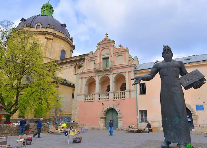 Daire On Lychakivska Lviv